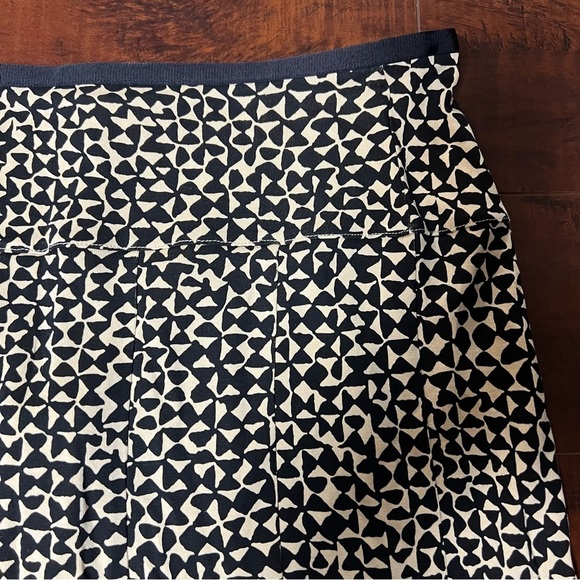 DIANE VON FURSTENBERG Silk Mini Skirt Tan Black Tribal Printed Size 2 DVF NWT - Picture 3 of 10